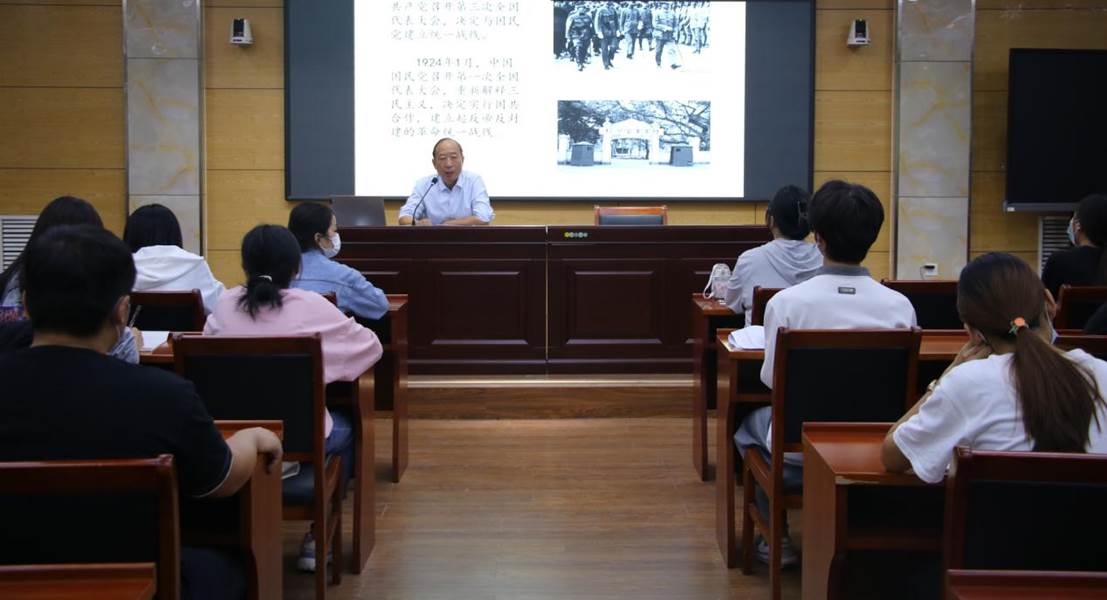 图示, 示意图
中度可信度描述已自动生成
