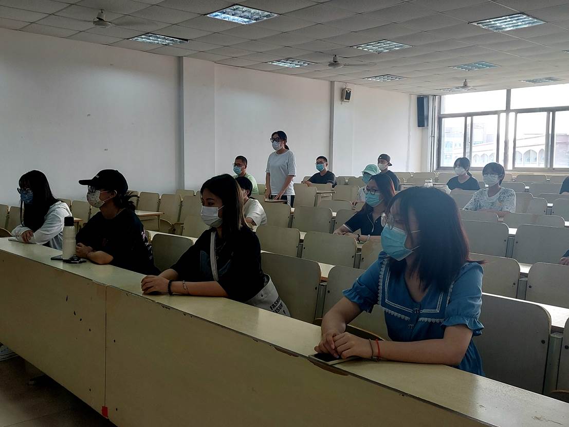 图示, 示意图
中度可信度描述已自动生成
